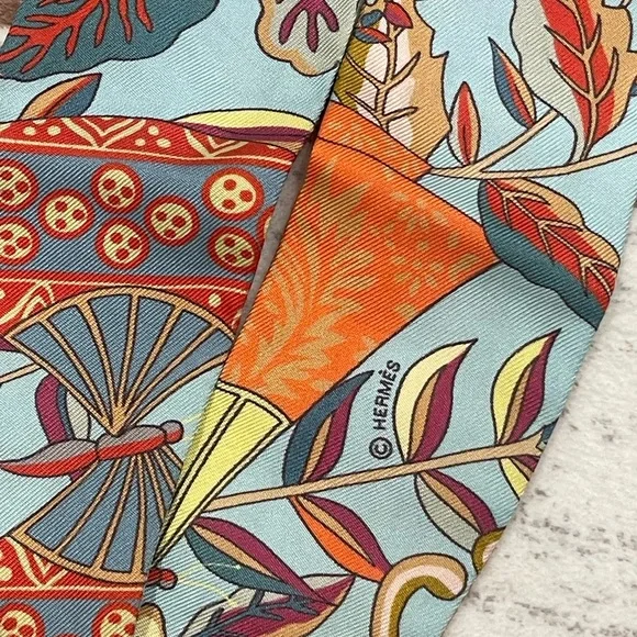 Hermès Les Voitures Exquises Silk
Twilly Scarf - Picture 5 of 5